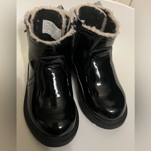 Ugg Girls Ugg Patent Leather Lynde Ankle Boots Black size US5 UK 23.5 IS 7 - Picture 7 of 9